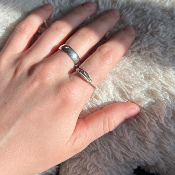 Silver Feather Ring - Picture 6 of 6